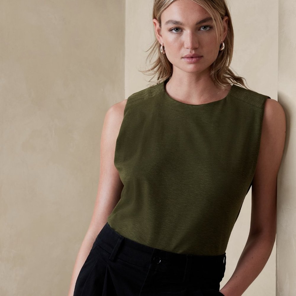 Banana Republic slub trapunto t-shirt NWT